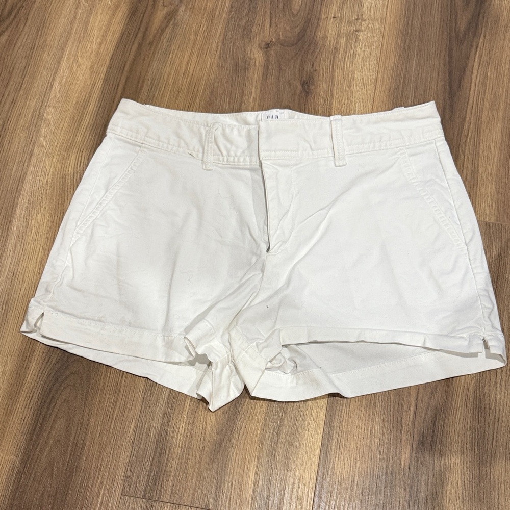 GAP Women's Cream Shorts